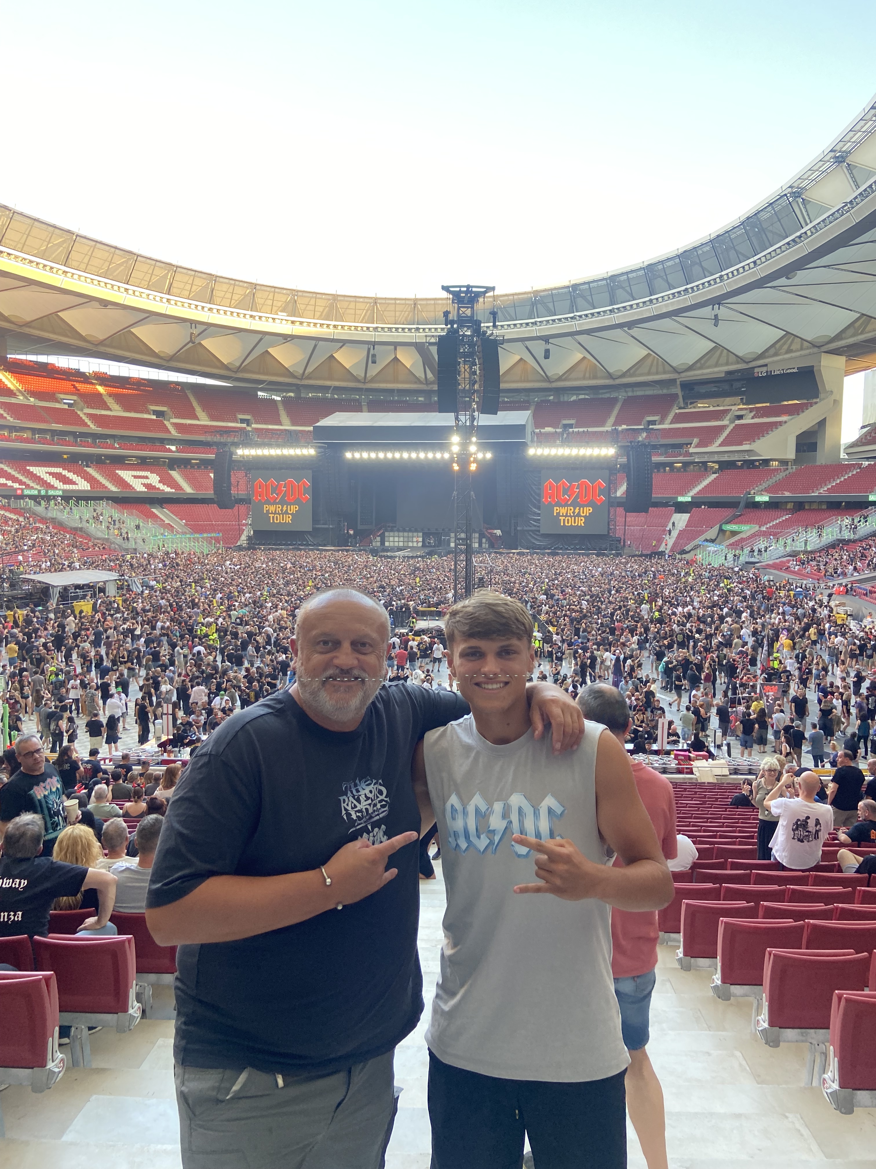 The Ultimate AC/DC Concert Experience in Madrid – Dad Taxi Mallorca